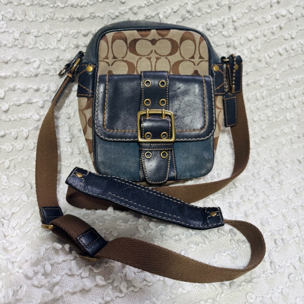 Vintage coach crossbody